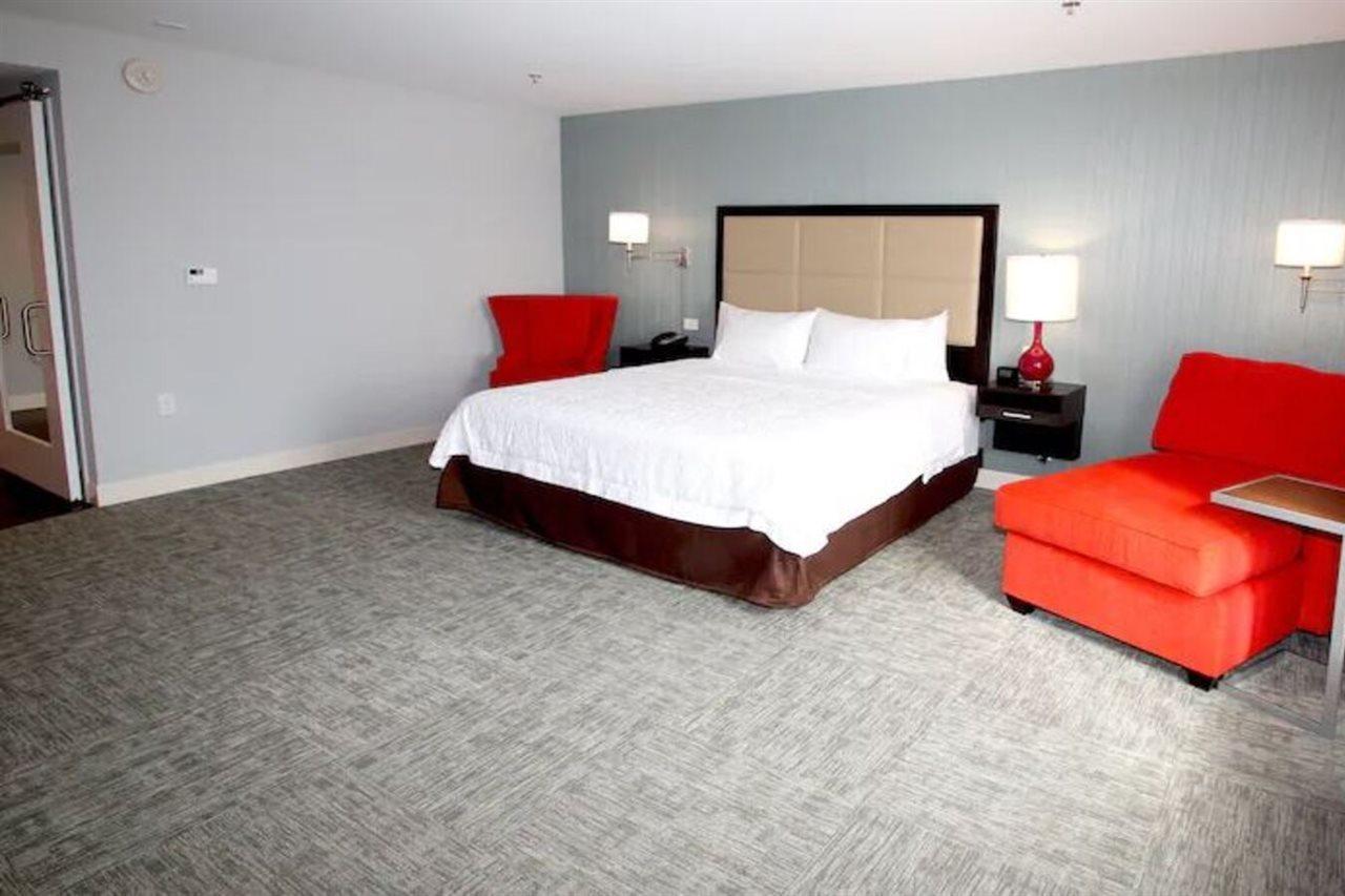 Hampton Inn- Suffolk Extérieur photo