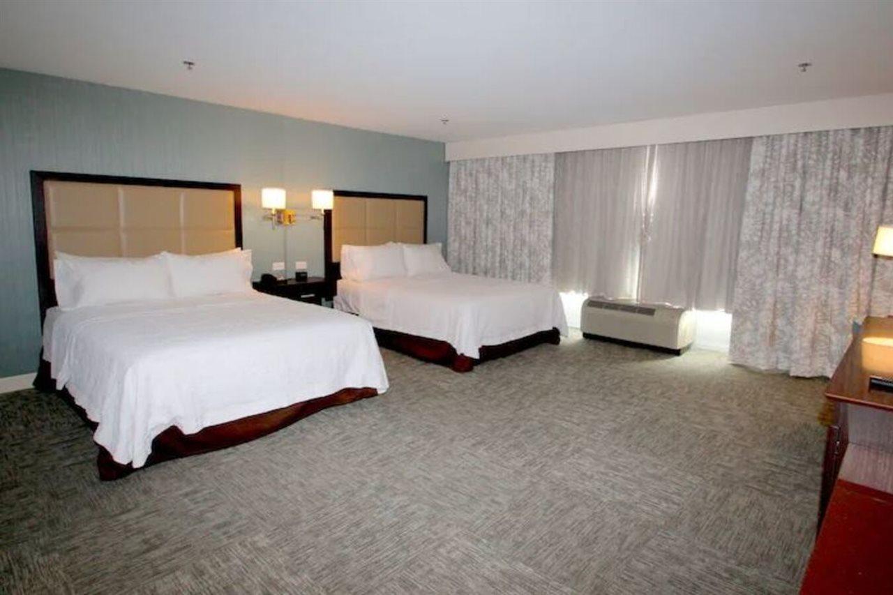 Hampton Inn- Suffolk Extérieur photo